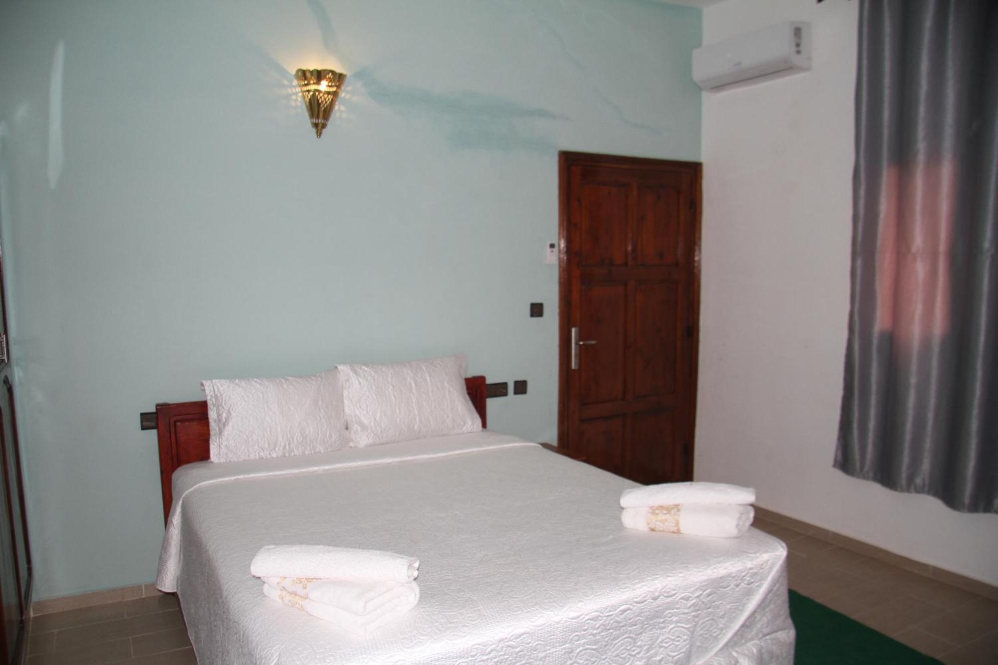 Riad Ouinz Ait Benhaddou Exteriör bild