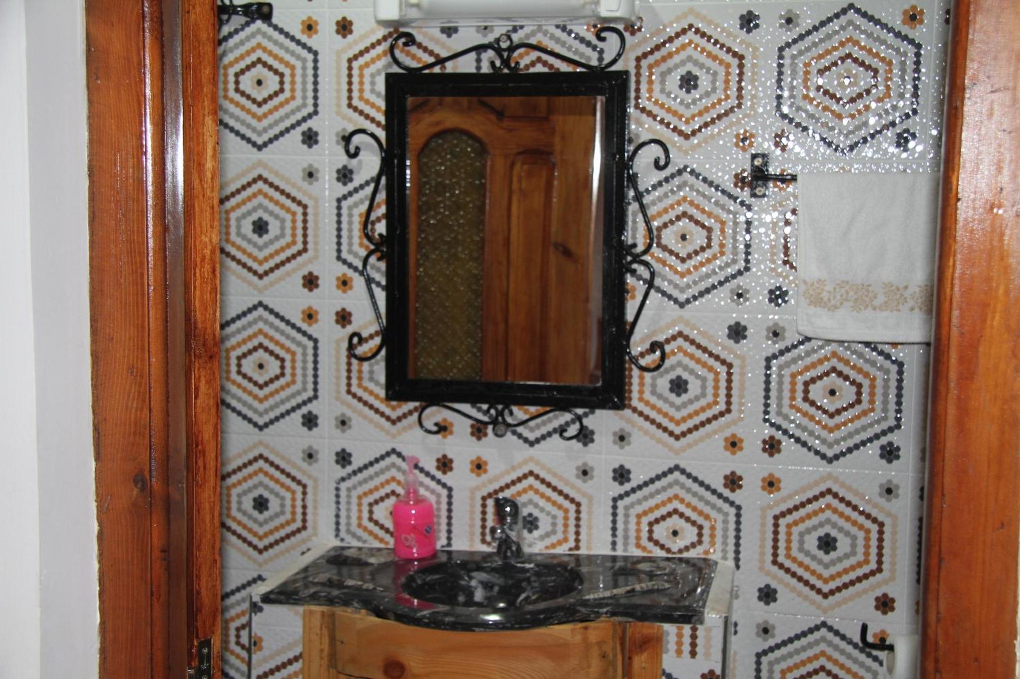 Riad Ouinz Ait Benhaddou Exteriör bild